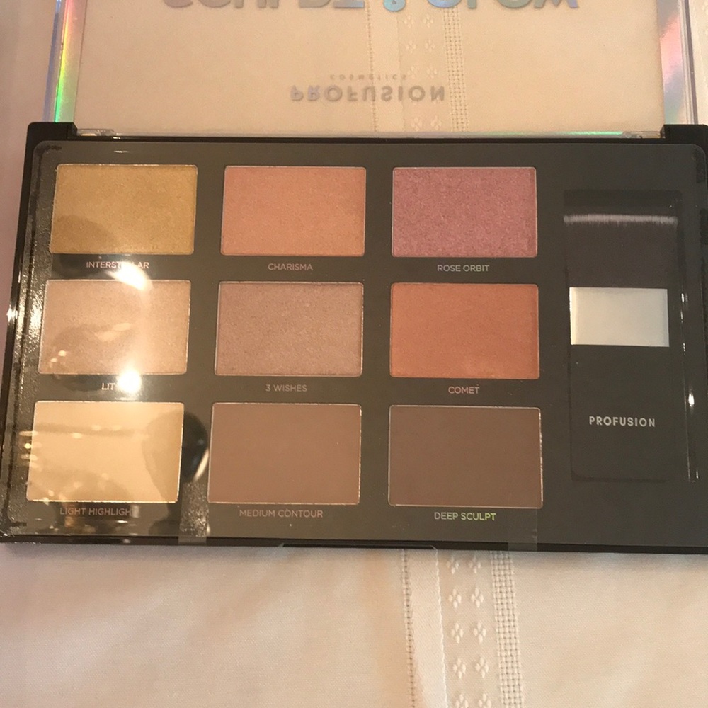 Eyeshadows - Picture 2 of 2